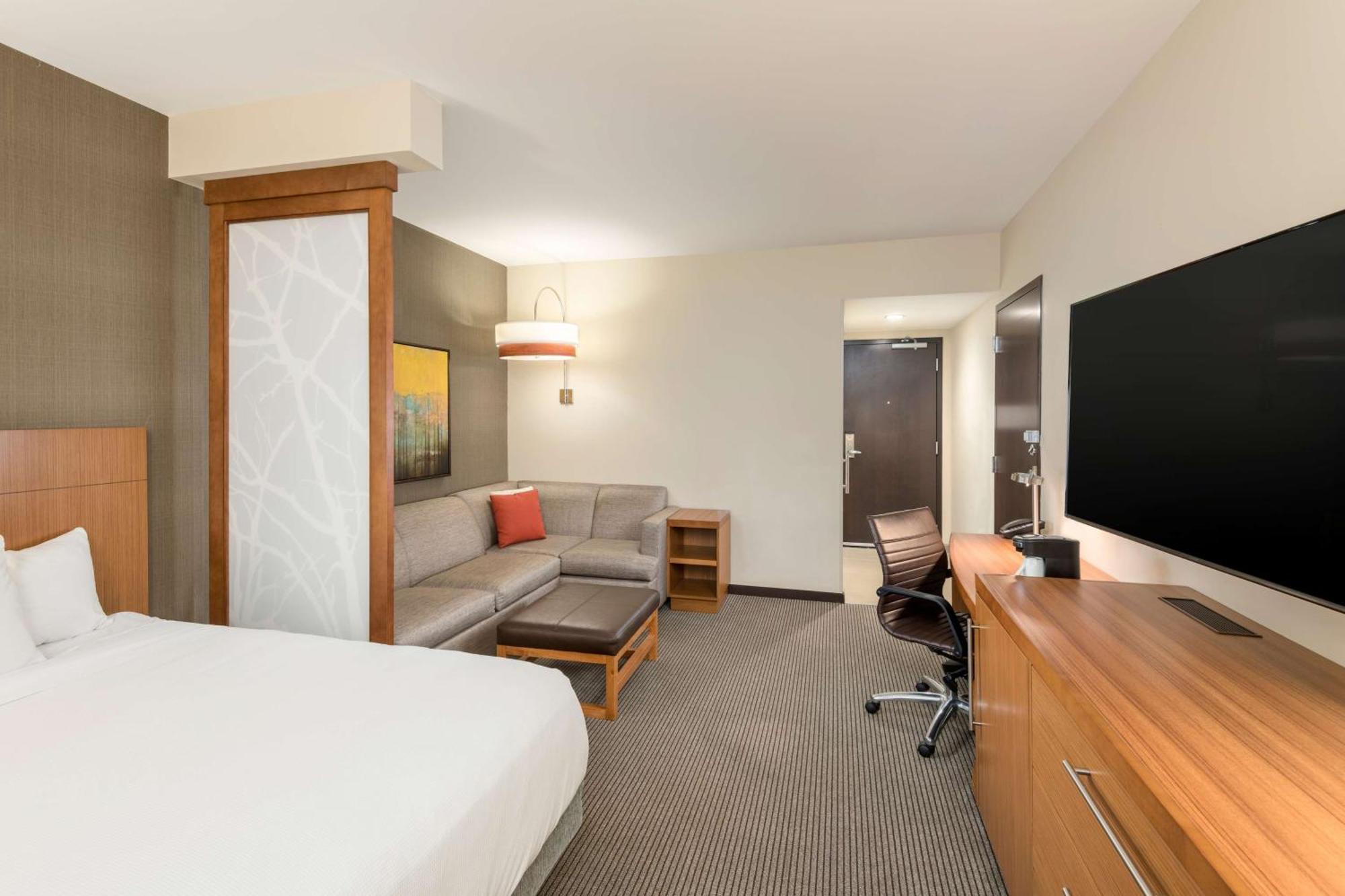 Hyatt Place Greenville Downtown Esterno foto